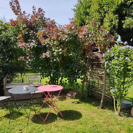 Les Tilleuls Saint-Jean-d'Avelanne Exteriör bild