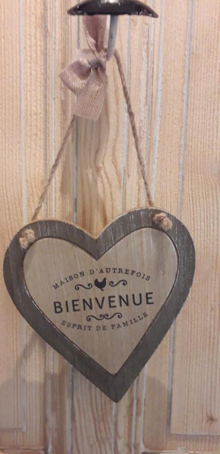 Les Tilleuls Saint-Jean-d'Avelanne Exteriör bild