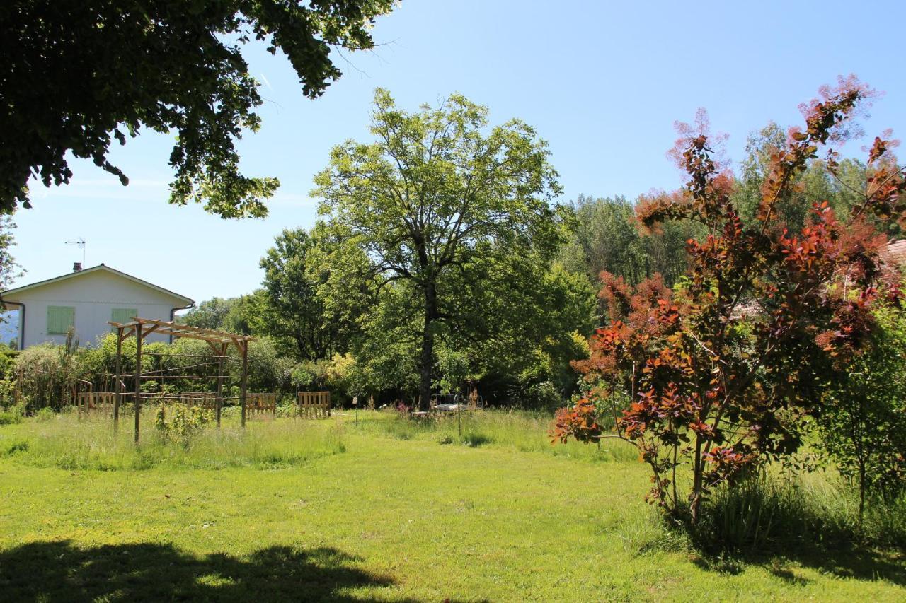 Les Tilleuls Saint-Jean-d'Avelanne Exteriör bild
