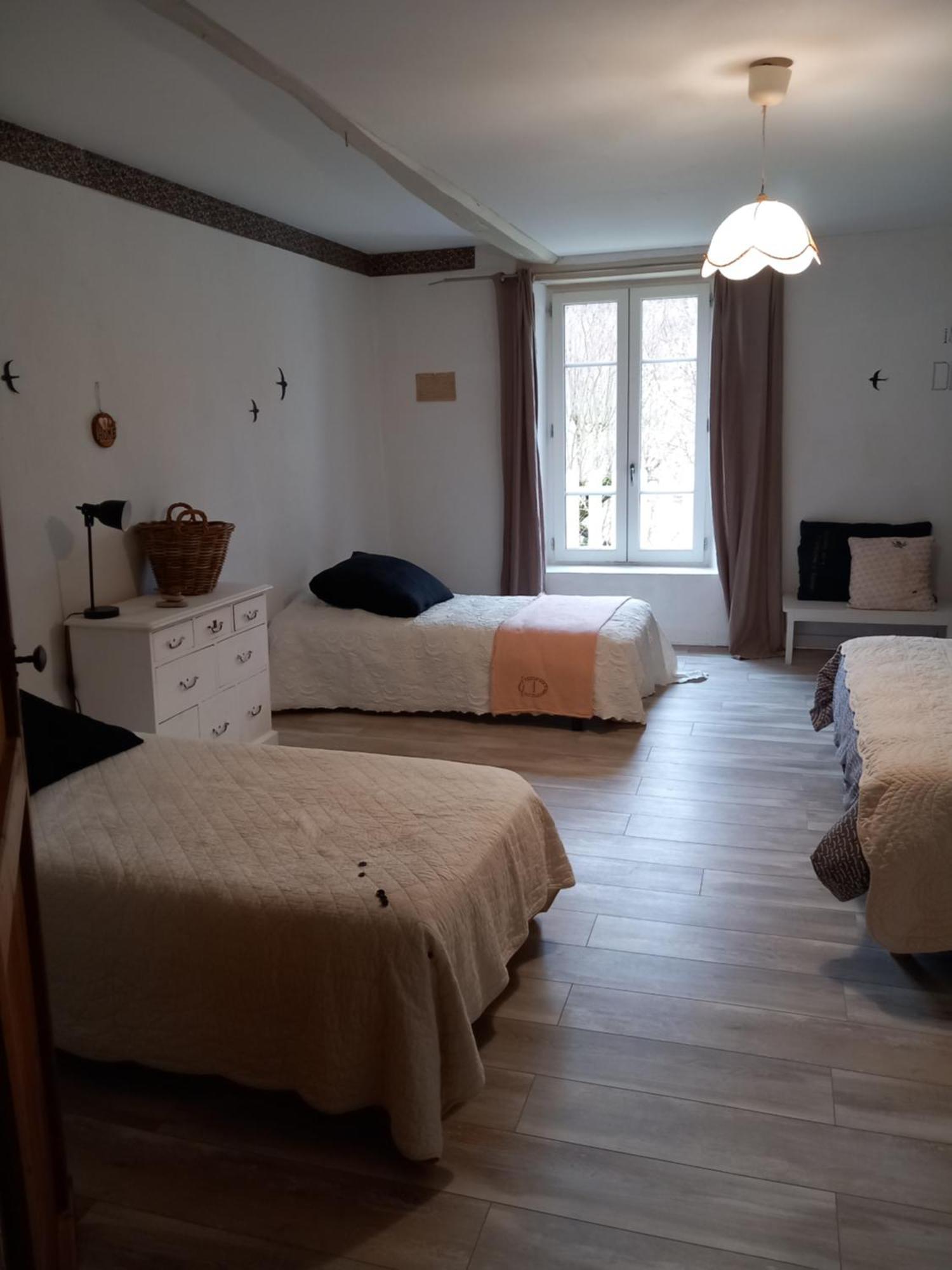 Les Tilleuls Saint-Jean-d'Avelanne Exteriör bild